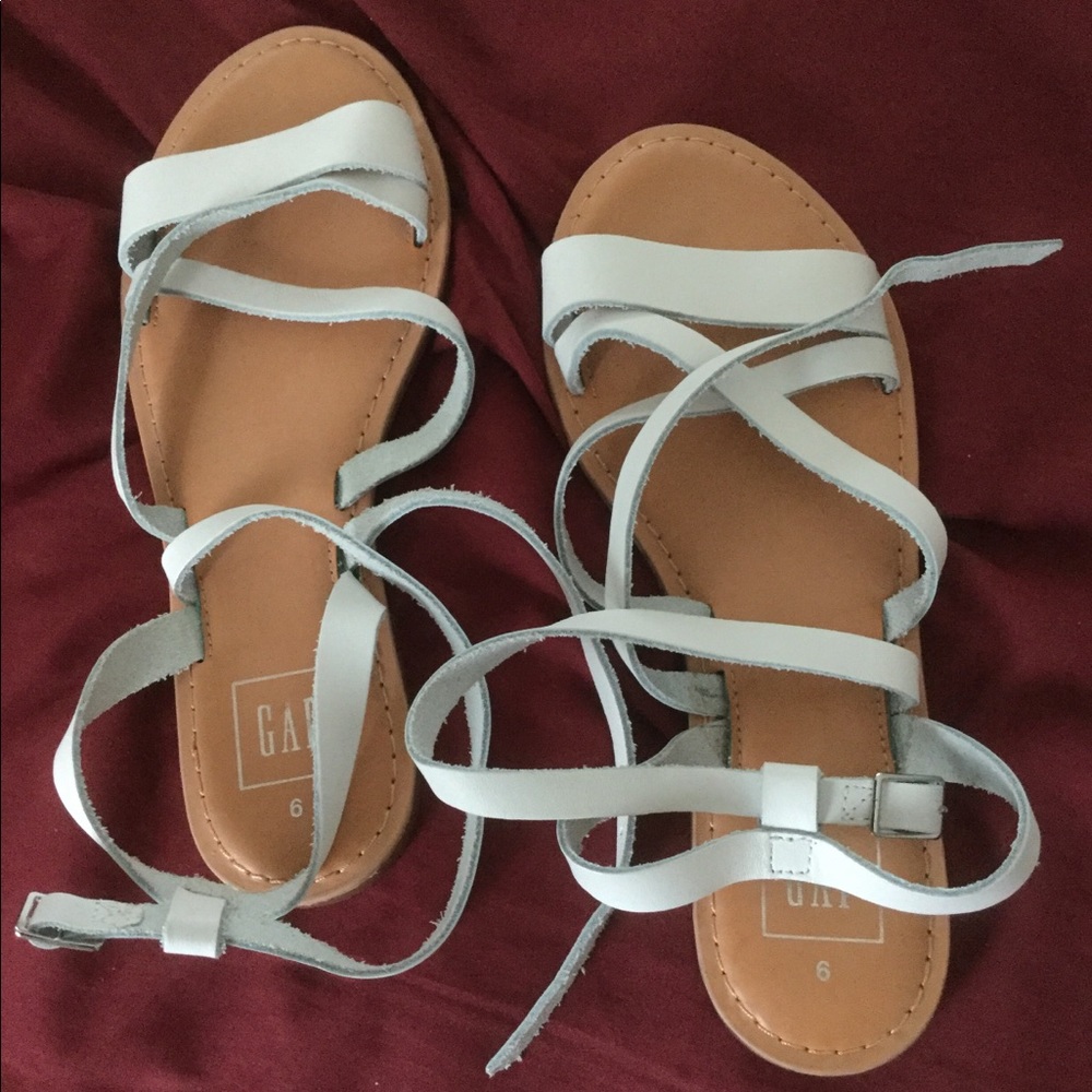 Gap women’s white sandals